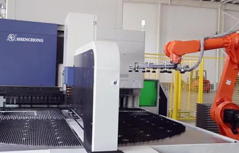 automatic panel bender with robot